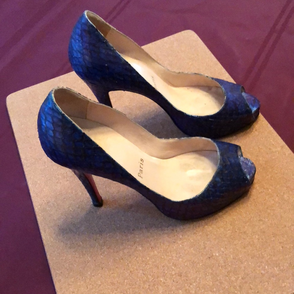 Glorious Christian Iridescent Snake Skin Louboutin Heels, 36.5